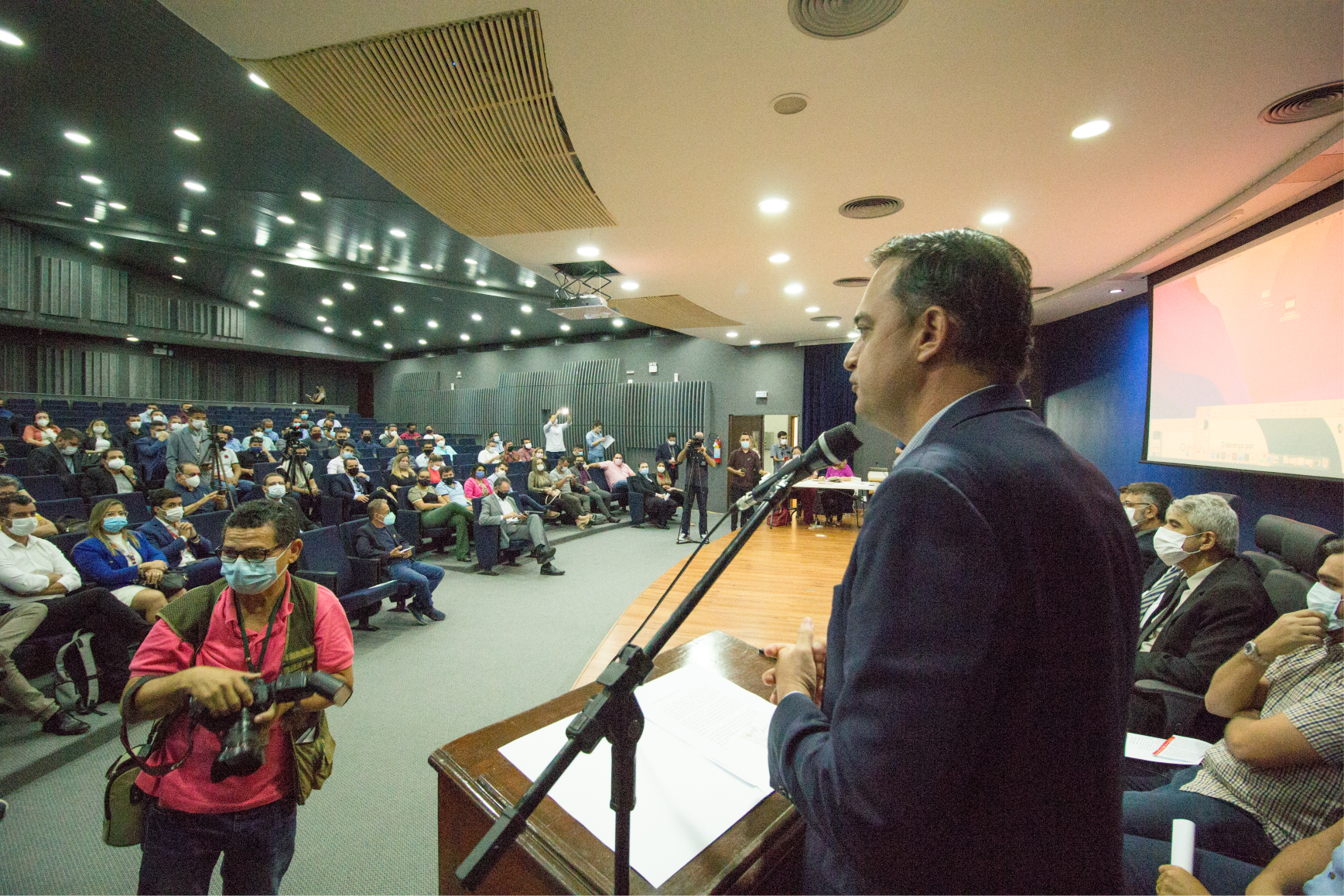 Photo of Em audiência pública, o deputado Fernando Santana propõe à Enel a extinção de cobrança por postes a provedores de internet